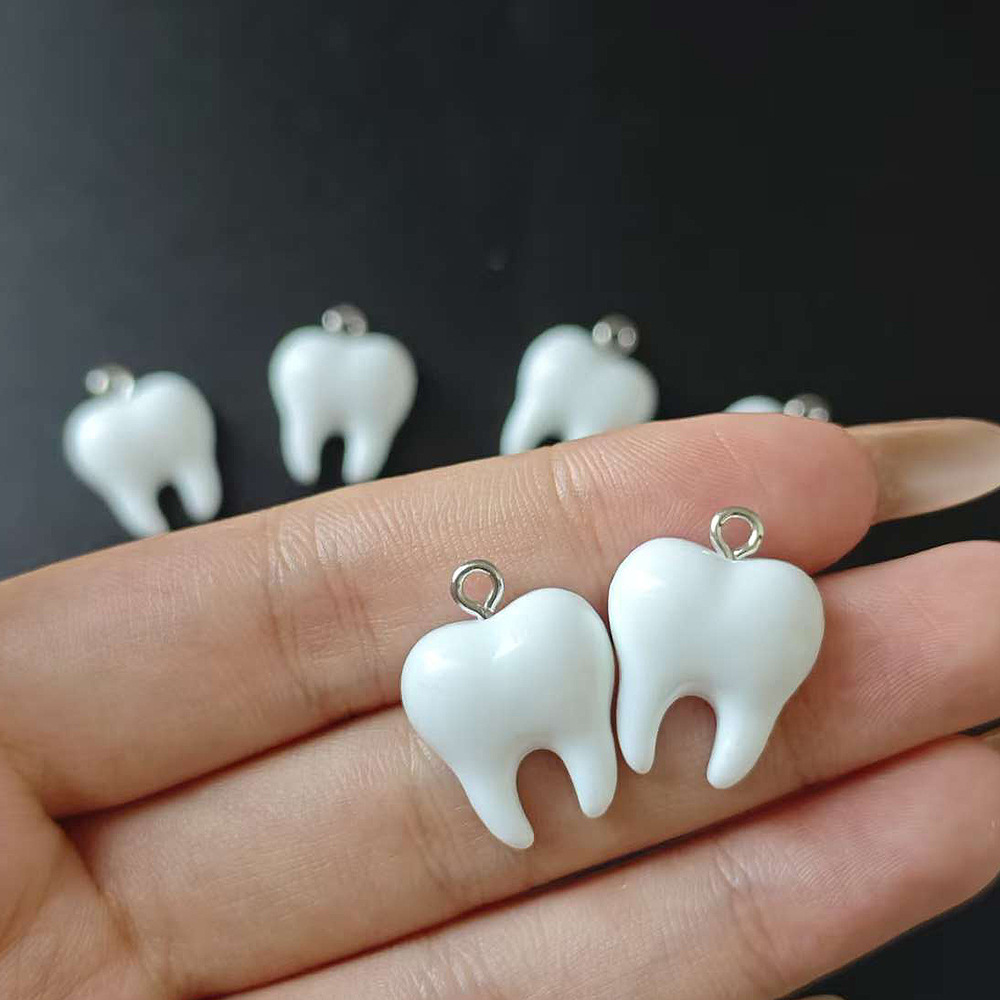 จี้เรซิ่นรูปฟันสีขาวน่ารัก 10  - Resin Art Earrings บทวิจารณ์และราคา